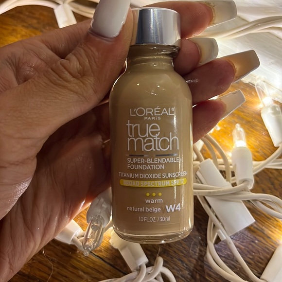 🎉🎉MAKEUP IS BUY 2 GET 1•Loreal true match liquid foundation“W4 natural beige”